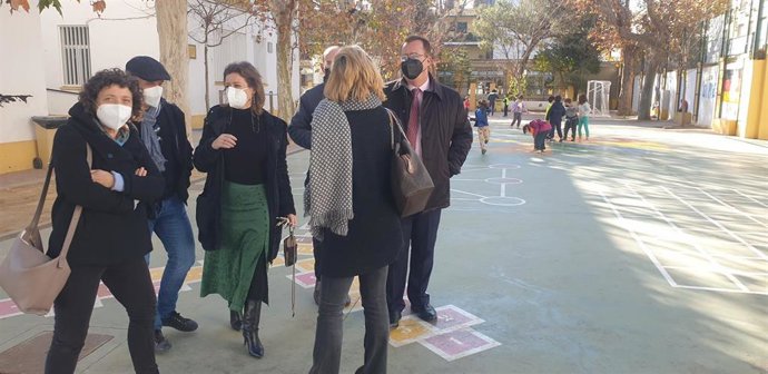 Ayuntamiento mejora zonas comunes del CEIP Huerta de Santa Marina con nuevas pistas deportivas y aulario exteri