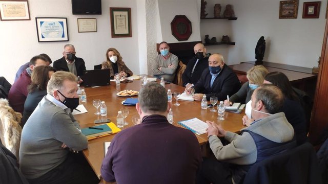 Reunión de la Junta Local del PP en Llanes, presidida  por  Teresa Mallada.