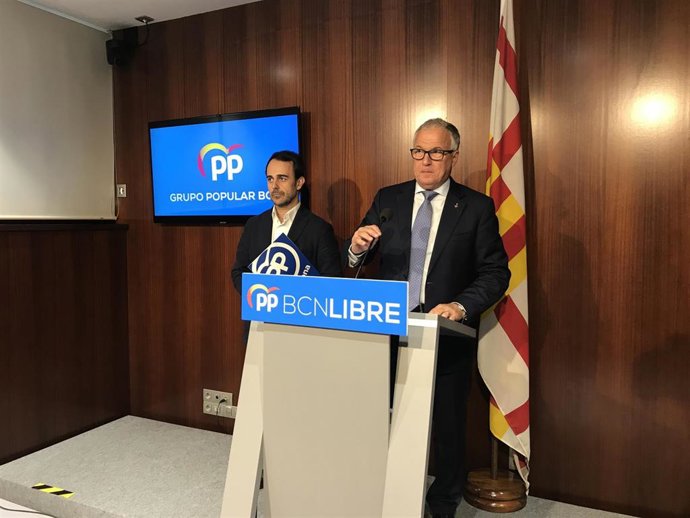Archivo - Los concejales del PP en Barcelona, Óscar Ramírez y Josep Bou