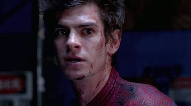 Andrew Garfield protagoniza The Amazing Spider-Man 3 en un póster fan que recrea una icónica escena