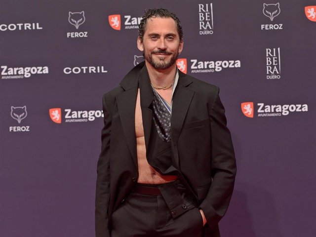 El actor, director y productor de cine español, Paco León, posa en el photocall de la gala IX edición de los Premios Feroz en el Auditorio de Zaragoza, a 29 de enero de 2022, en Zaragoza, Aragón (España).