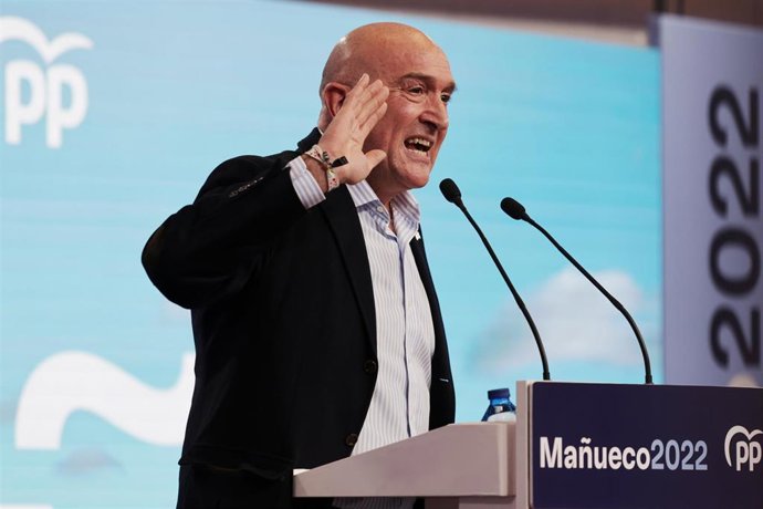 El cabeza de lista del PP a las Cortes por Valladolid, Jesús Julio Carnero, durante el acto electoral celebrado en la Cúpula del Milenio de Valladolid.