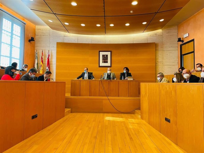 Pleno de despedida de Toscano