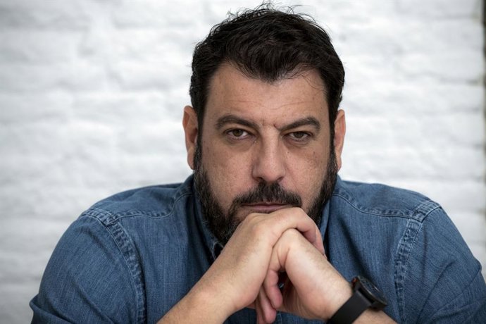 El escritor Santiago Díaz