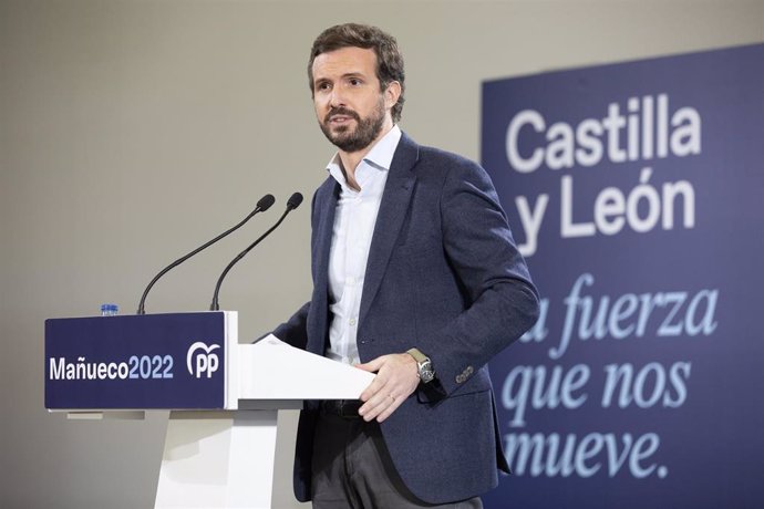 El presidente del Partido Popular, Pablo Casado interviene en un mitin en Ávila, a 30 de enero de 2022, en Ávila, Castilla y León, (España).