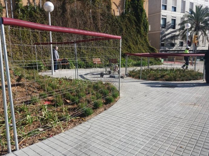 Finalitzen les obres de millora de les voreres de la via Augusta al barri barceloní de Sarri