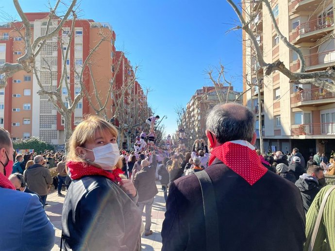 La consellera de Cultura, Natlia Garriga, en la trobada dels 'colles castelleres' celebrat a Valls (Tarragona)