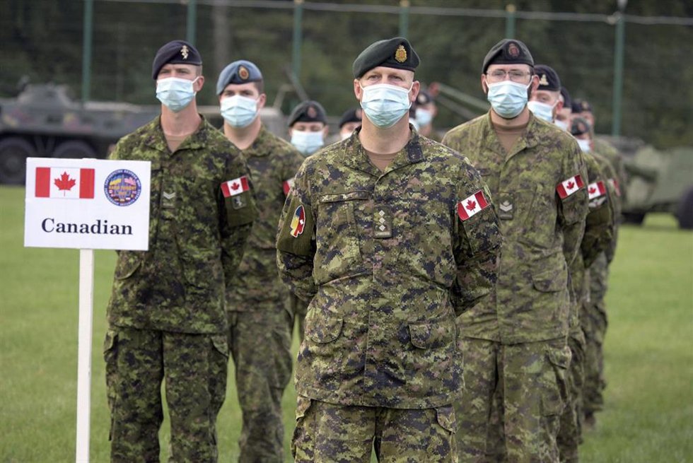 Militares canadienses en >