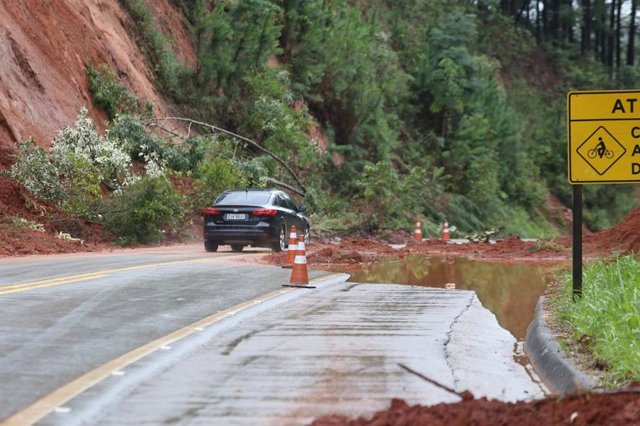 Al menos 18 muertos por las lluvias torrenciales en Brasil Inundaciones por las fuertes lluvias en Sao Paulo, Brasil