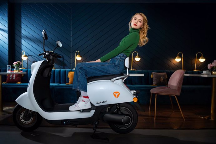 Yadea will launch its M6 electric moped in overseas markets during Chinese New Year.
