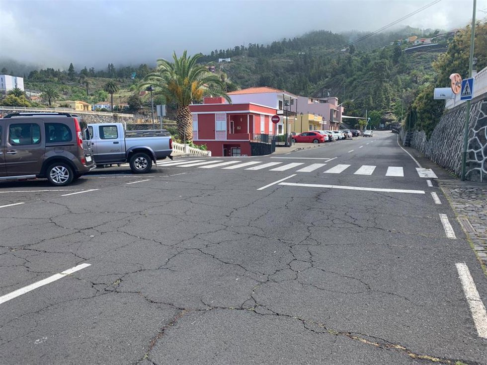 Travesía de la carretera LP-1 a su paso por Tijarafe (La Palma)