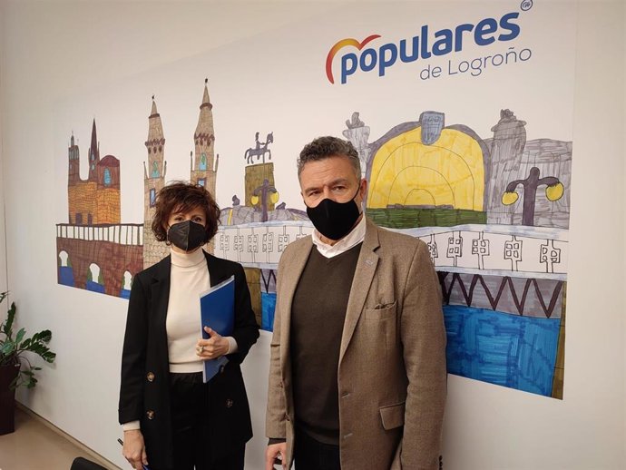 El portavoz del Grupo Municipal del PP, Conrado Escobar, y la concejala Celia Sanz, proponen revisar el modelo de las escuelas infantiles