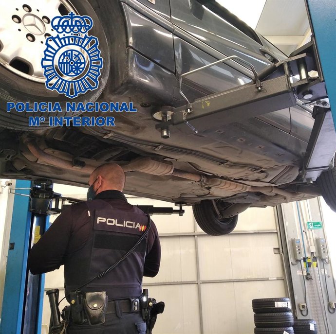 La Policía Nacional detiene in fraganti en dos operativos distintos a seis personas por el robo de catalizadores a vehículos en vía pública