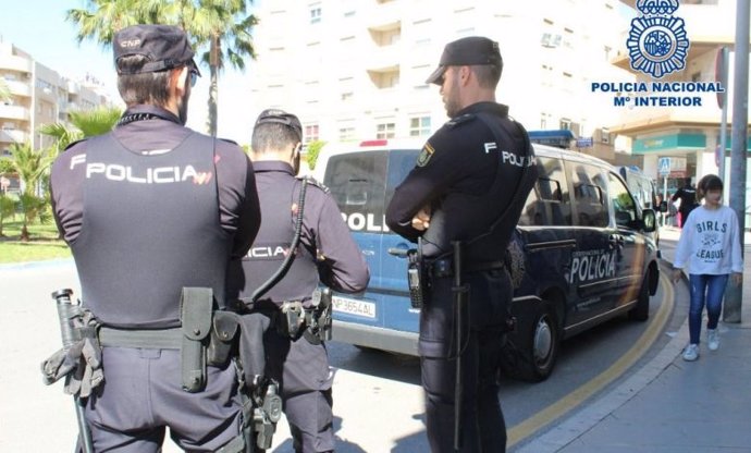 Sevilla.-Sucesos.-Detenido en San Juan el dueño de una joyería por simular un robo de 58.000 euros para cobrar el seguro