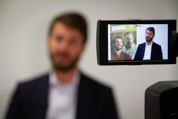 El candidato de VOX a la Presidencia de la Junta, Juan García-Gallardo, en una entrevista con Europa Press