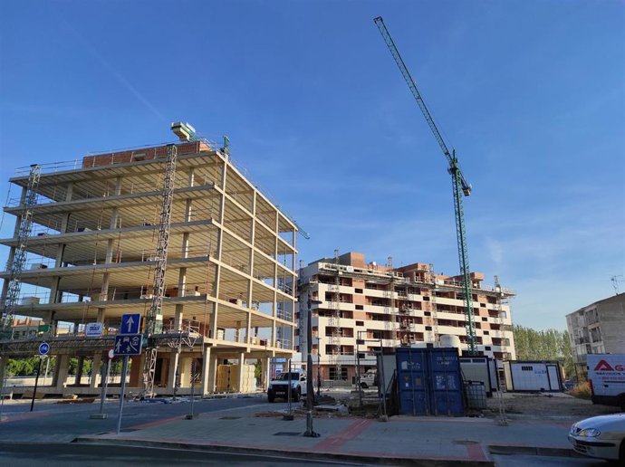 Archivo - Edificio en obras en Logroño