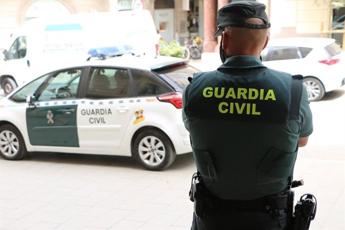 Archivo - Agente de la Guardia Civil.