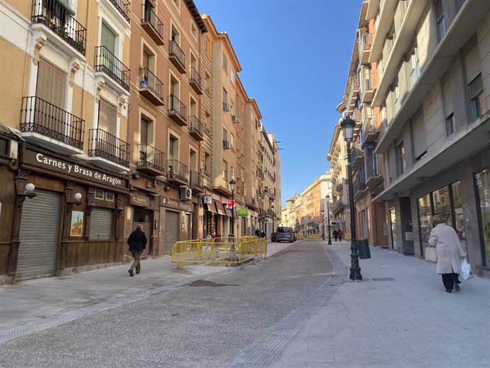 La remodelación de la calle Predicadores de Zaragoza comienza a tomar forma en el tramo central