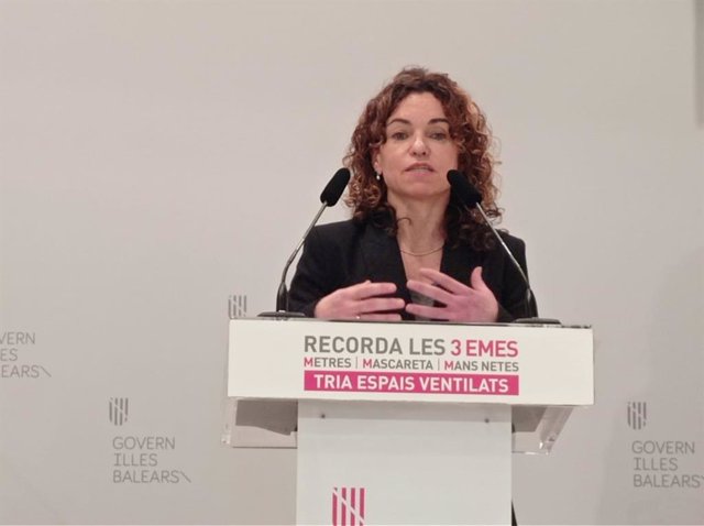 La consellera balear de Hacienda y Relaciones Exteriores, Rosario Sánchez, durante la rueda de prensa.