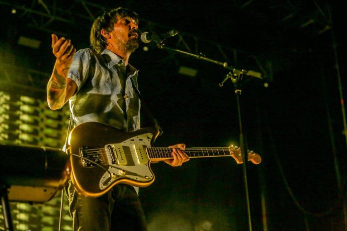 Archivo - La banda Lori Meyers, durante un concierto del festival Noches del Botánico, en el Real Jardín Botánico Alfonso XIII,