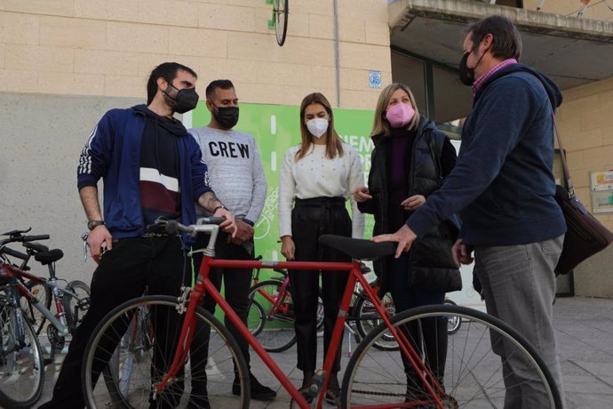 Murcia entregará a 'Secretariado Gitano' 40 bicis abandonadas o donadas para darles una segunda vida