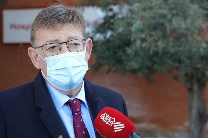 Puig visita el Hospital de Requena
