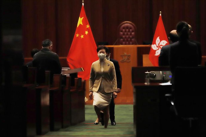 Carrie Lam durante la ceremonia de toma de posesión de los diputados honkoneses.