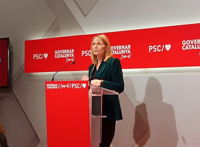 La viceprimera secretaria del PSC Lluïsa Moret en rueda de prensa.