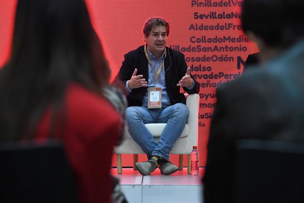 Archivo - El alcalde de Fuenlabrada, Javier Ayala, interviene en un debate sobre 'experiencias Municipales. El PSOE-M como modelo de gestión', en el acto de clausura del Congreso del PSOE-M, a 14 de noviembre de 2021, en Madrid (España). El PSOE-M celeb
