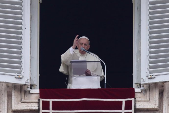30 January 2022, Vatican, Vatican City: Pope Francis delivers the Sunday Angelus prayer from the window of the Apostolic Palace overlooking St. Peter's Square in Vatican City. P Photo: Evandro Inetti/ZUMA Press Wire/dpa