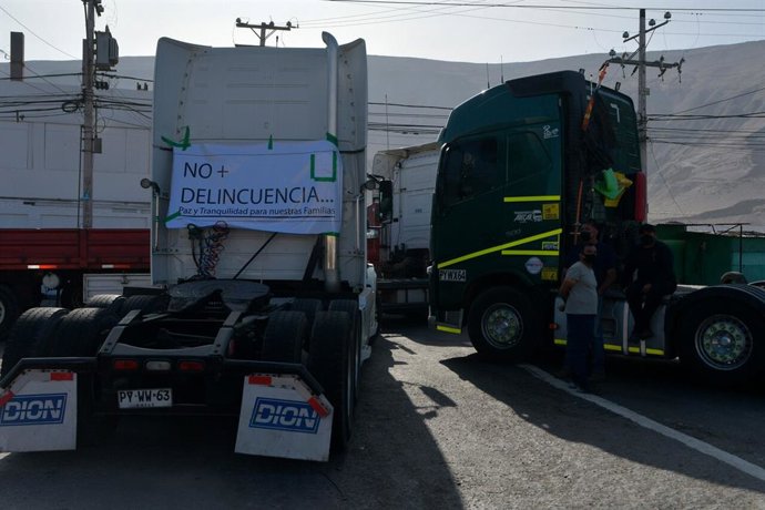 Bloqueo de carreteras en Iquique, Chile, en contra del aumento de la delincuencia