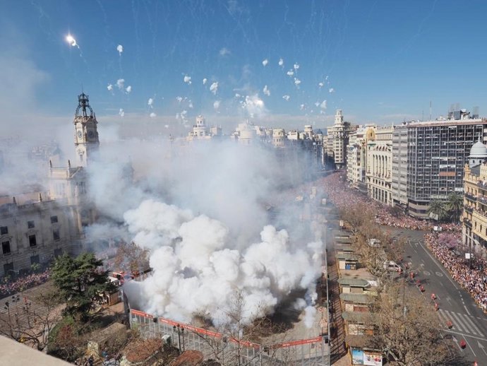 Archivo - Masclet en la Plaza del Ayuntamiento de Valncia