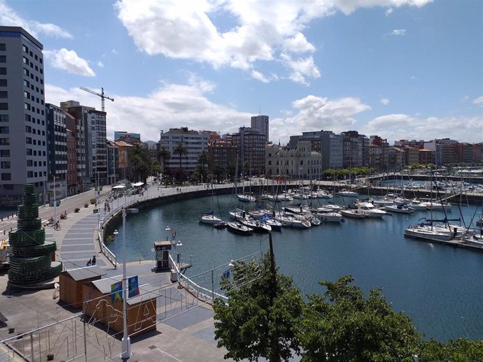 Archivo - Puerto Deportivo de Gijón