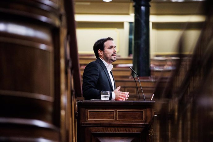 Archivo - El ministro de Consumo, Alberto Garzón, interviene en una sesión plenaria en el Congreso 