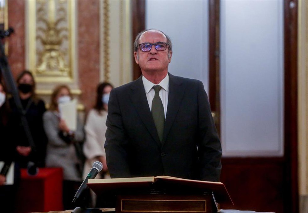 Archivo - El exministro socialista Ángel Gabilondo toma posesión para el cargo del Defensor del Pueblo, a 18 de noviembre de 2021, en Madrid, (España).  