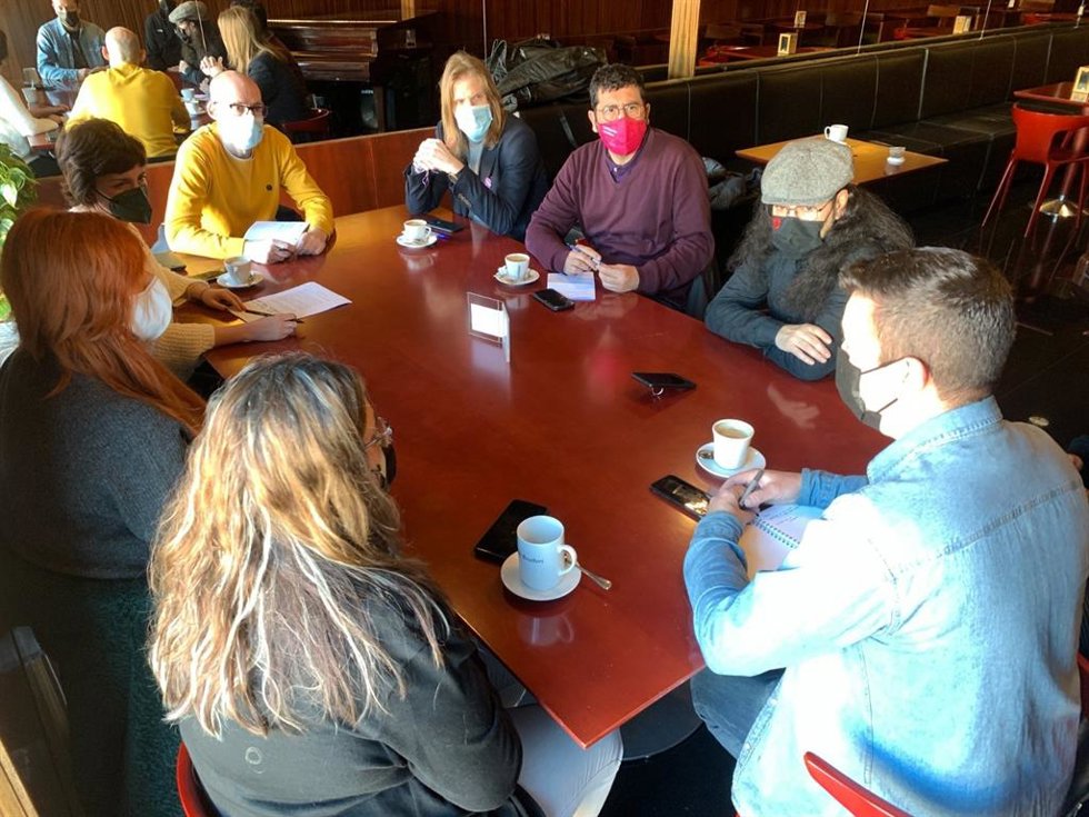 Reunión de la candidatura de Unidas Podemos por Valladolid con la asociación hostelera Más Que Bares.