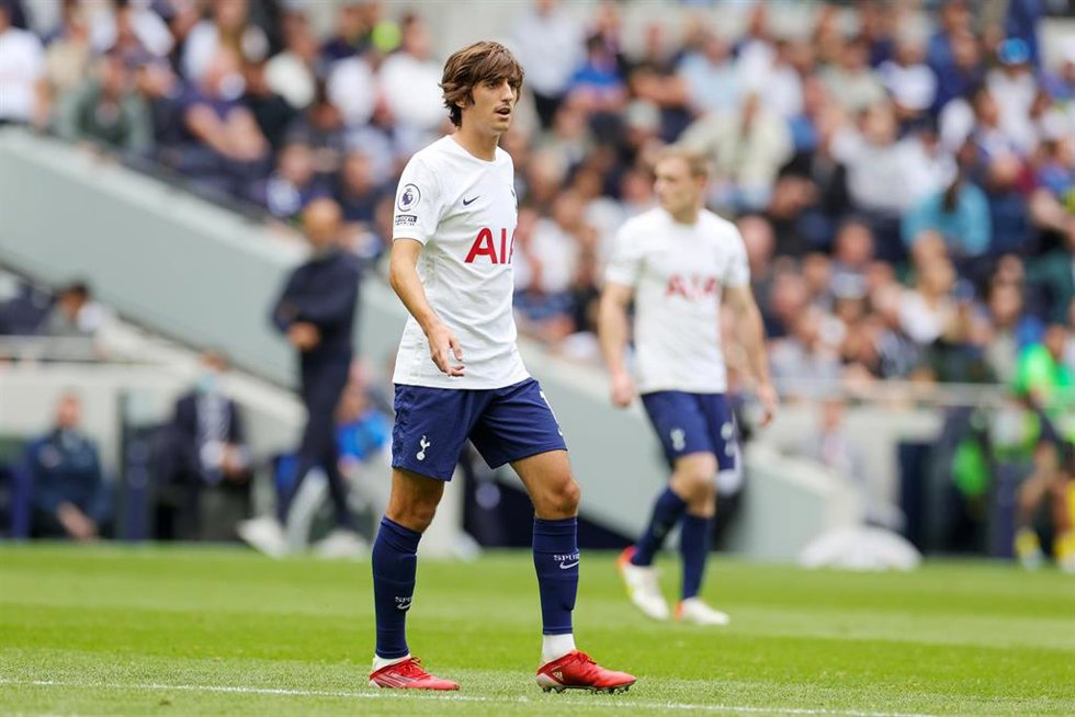 Archivo - Bryan Gil con el Tottenham