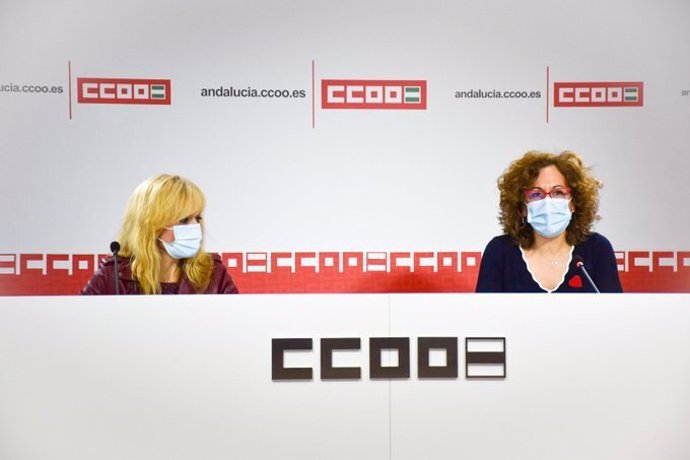 Archivo - Carmen Castilla (UGT-A) y Nuria López (CCOO-A), en rueda de prensa en una imagen de acrhivo.