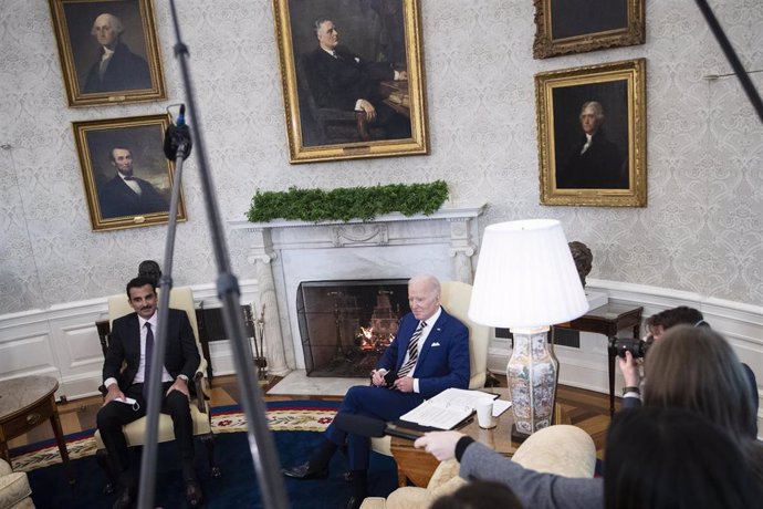 El presidente de Estados Unidos, Joe Biden, recibe al emir de Qatar, Tamim bin Hamad al Zani, en la Casa Blanca