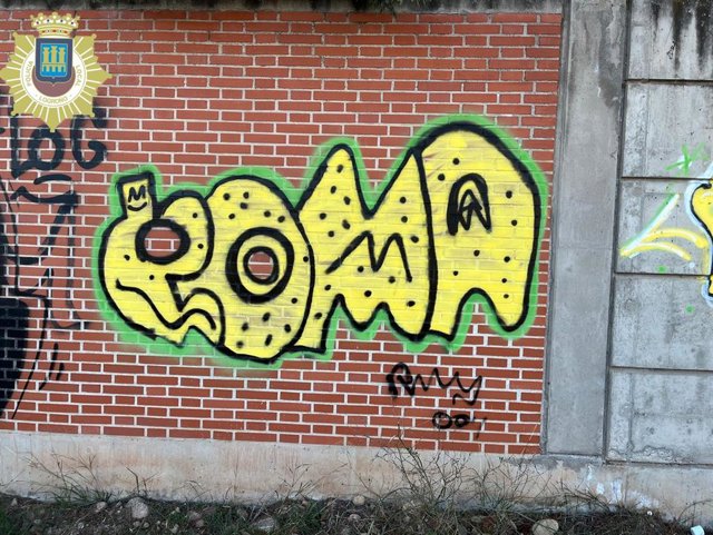 Una de las pintadas realizadas por los denunciados