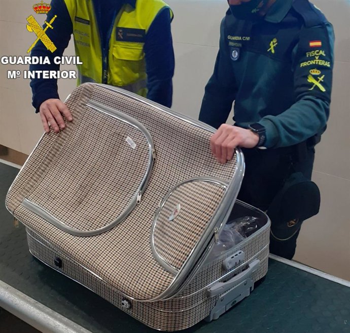 Valencia.- Sucesos.- Detenido un hombre con más de 3 kilos de cocaína en el Aeropuerto de Valncia 