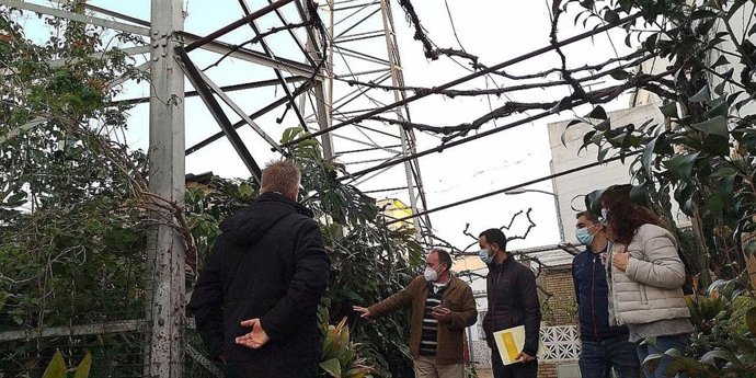 El portavoz de Adelante Sevilla, Daniel González Rojas, ha visitado San Jerónimo y la Bachillera.