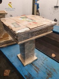 Intervenidos once kilos de hachís en el puerto de Algeciras (Cádiz) ocultos en el interior de una mesa de madera