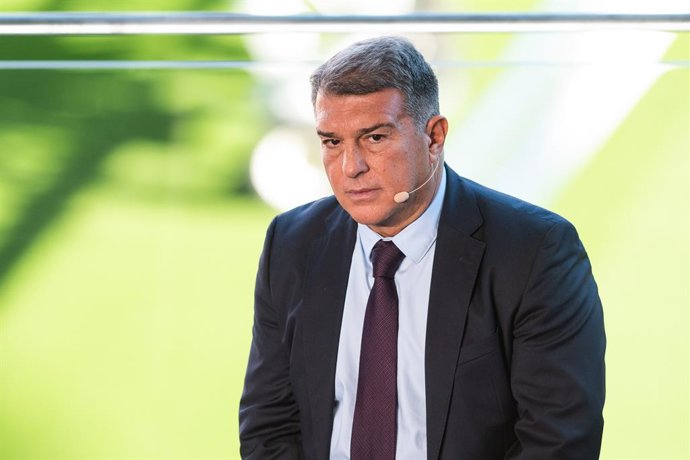 Archivo - Joan Laporta president of FC Barcelona attends during a press conference to announce his retirement from football at Camp Nou stadium on December 15, 2021, Barcelona, Spain.