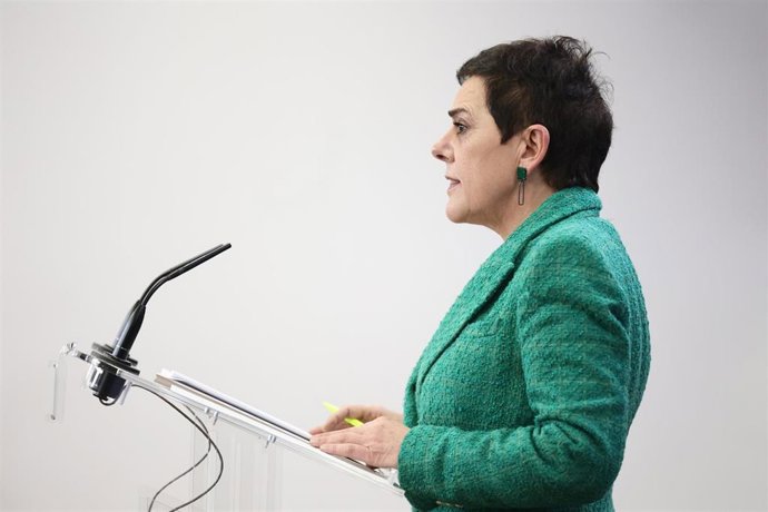 La portavoz de EH Bildu en el Congreso, Mertxe Aizpurua, ofrece una rueda de prensa mientras se celebra la Junta de Portavoces en el Congreso de los Diputados, a 1 de febrero de 2022, en Madrid (España).