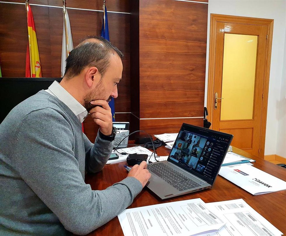 El alcalde, Javier López Estrada, durante el Pleno telemático