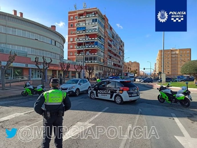 Archivo - Cvirus.- La Policía Local de Murcia sanciona a más de 250 personas este martes por incumplir las medidas anticovid