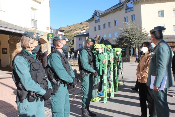 Visita de la subdelegada del Gobierno en Granada, Inmaculada López Calahorro, a la estación de esquí de Sierra Nevada.