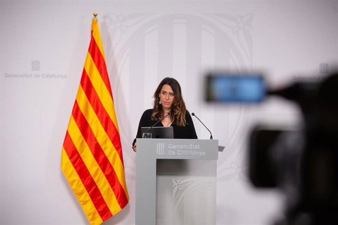 La portavoz del Govern, Patrícia Plaja, comparece tras una reunión del Consell Executiu, en la Generalitat de Cataluña, a 1 de febrero de 2022, en Barcelona, Cataluña (España). Durante su comparecencia ha asegurado la reapertura del ocio nocturno en la 