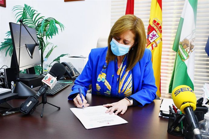 La alcaldesa de Osuna, Rosario Andújar.